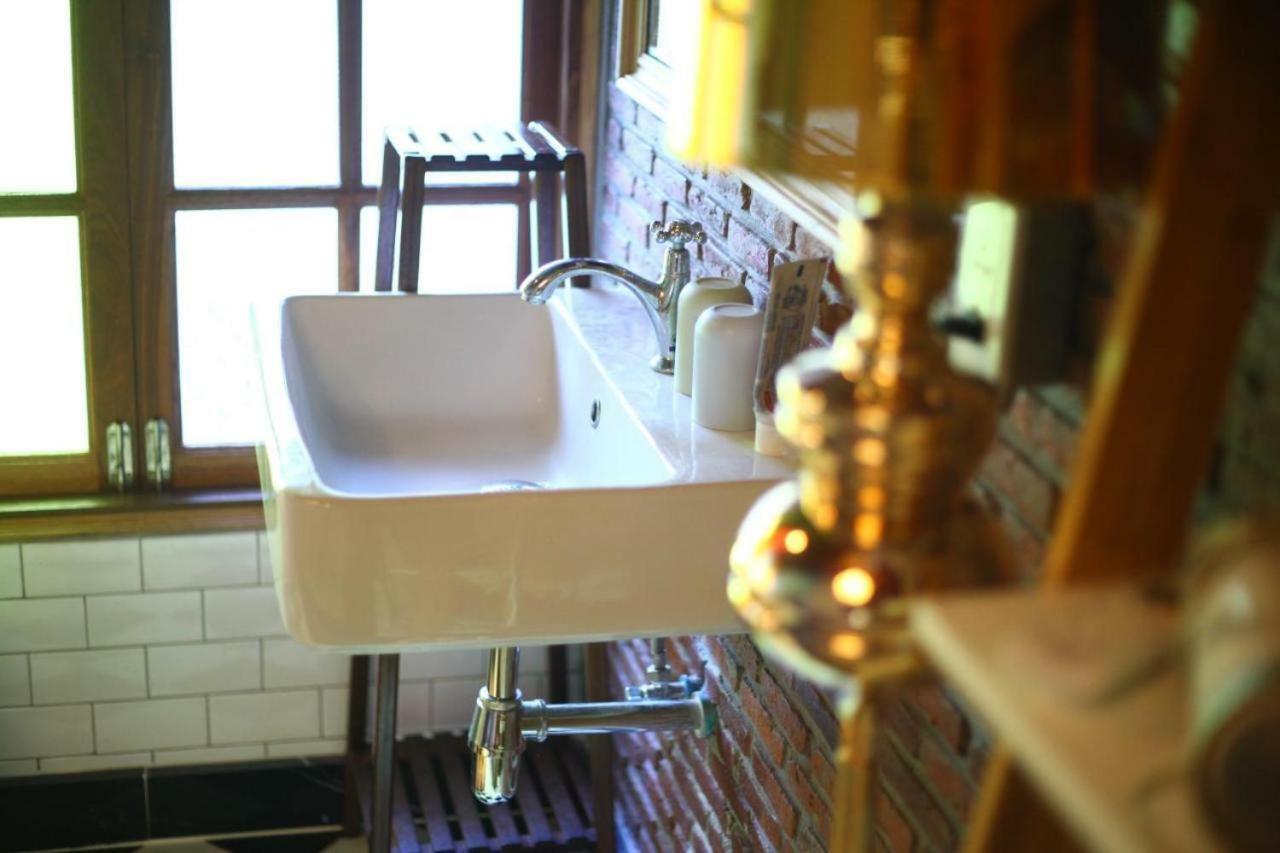 T-House Bkk 2Floors Near Bts With Swimming Pool And Free Wifi Hotel Bangkok Exterior photo