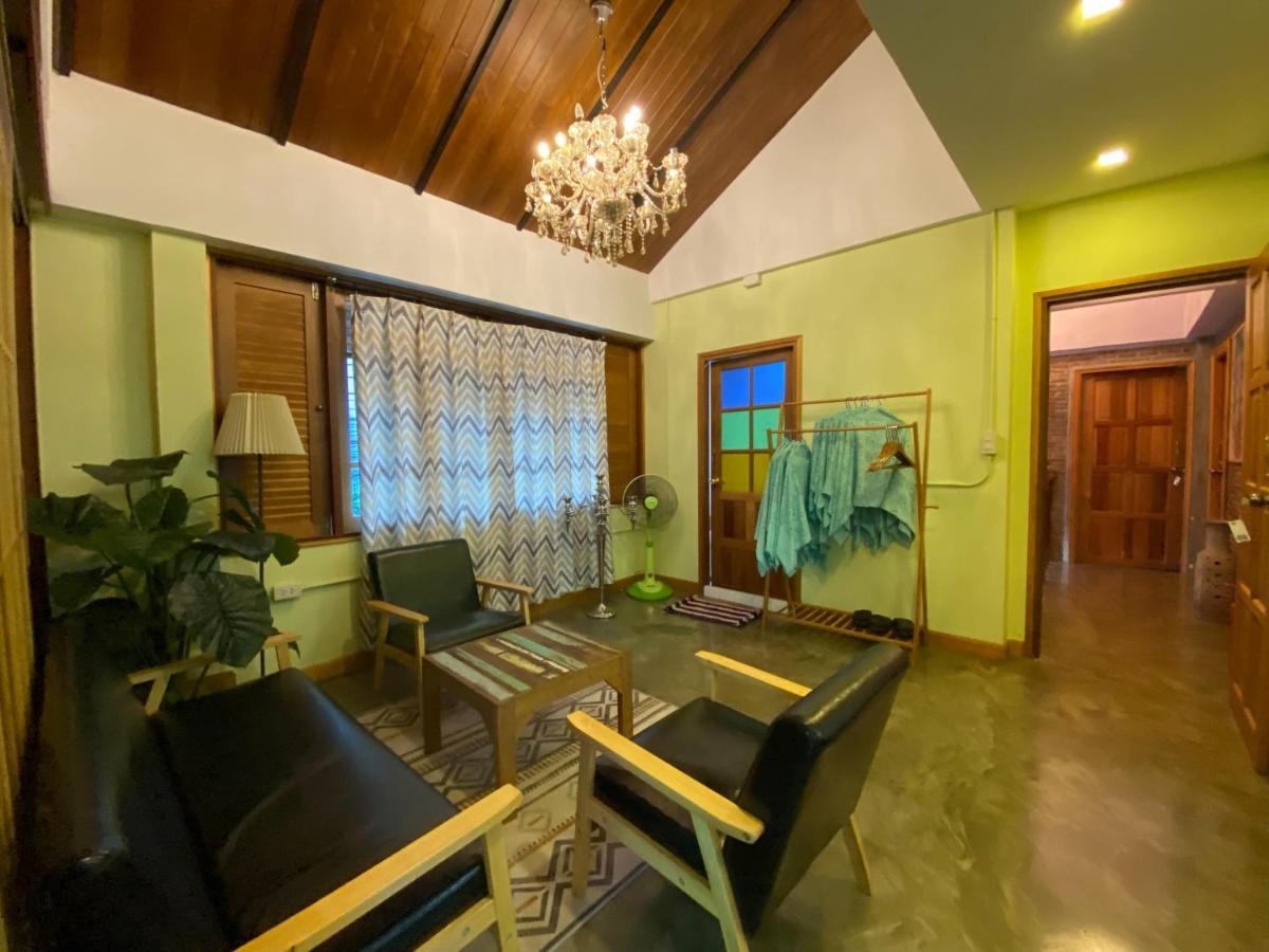 T-House Bkk 2Floors Near Bts With Swimming Pool And Free Wifi Hotel Bangkok Exterior photo